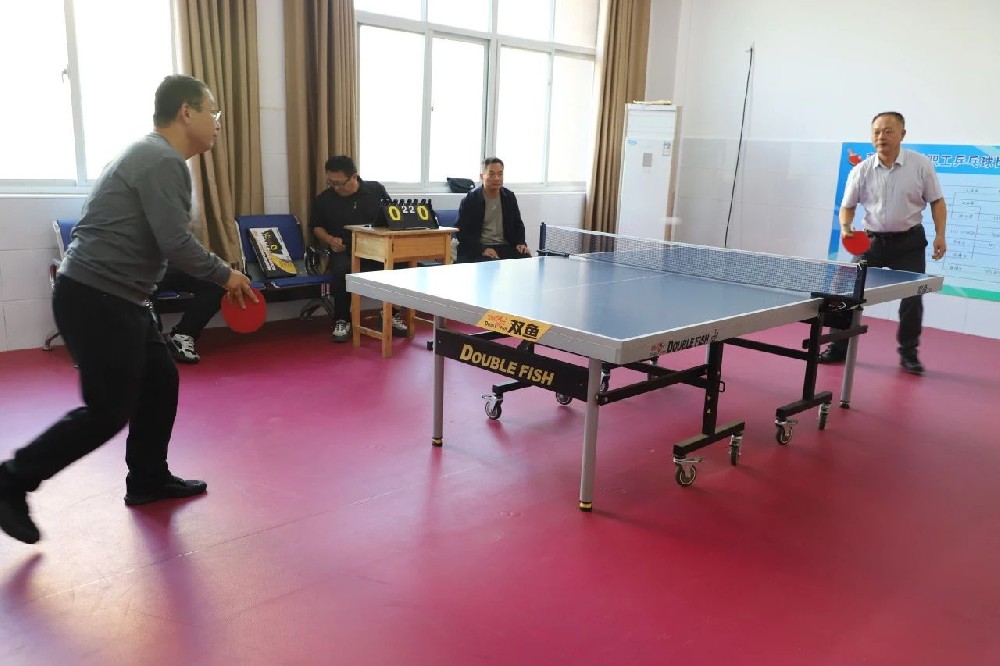 激情乒乓，活力校园：范县一中组织教职工乒乓球比赛